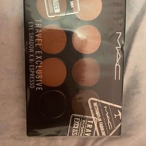 8 piece set Mac eye shadow